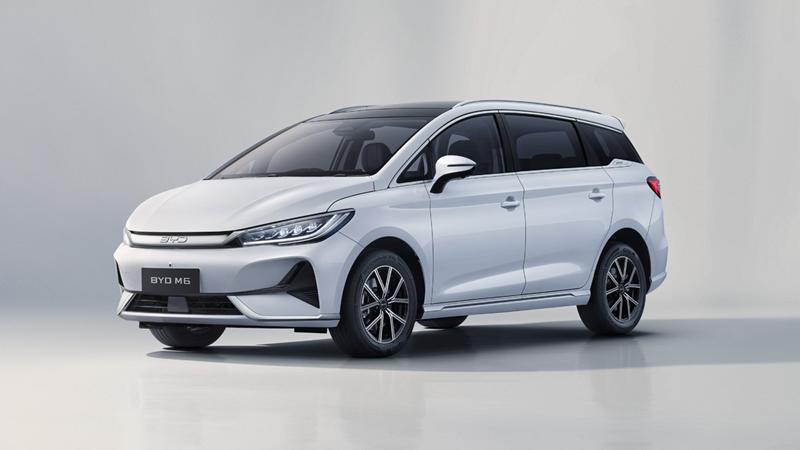 Daftar Perbedaan BYD M6 Standard, Superior, dan Superior Captain