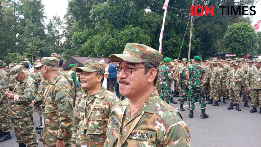 Gubernur Jawa Tengah ahmad Luthfi dan para kepala daerah yang mengikuti retreat kepala daerah di Magelang. (IDN Times/Fariz Fardianto)