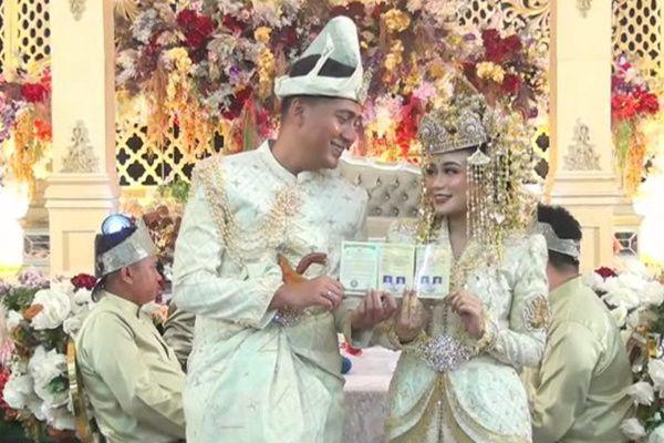 8 Potret Pernikahan Aulia D'Academy dan Cahu, Pakai Adat Pontianak
