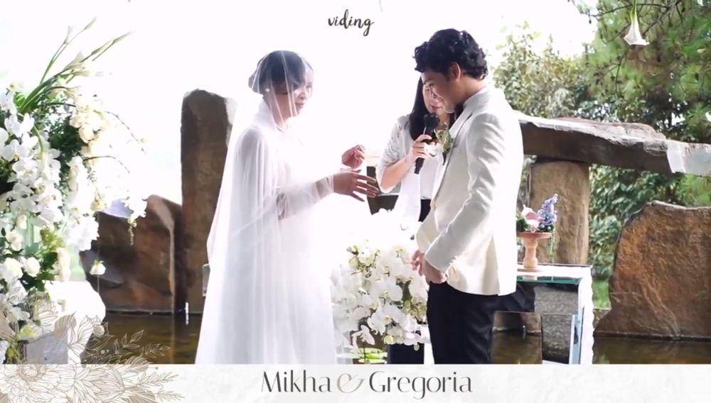 Pemberkatan nikah Mikha Angelo dan Gregoria Mariska Tunjung. (Youtube.com/Viding)