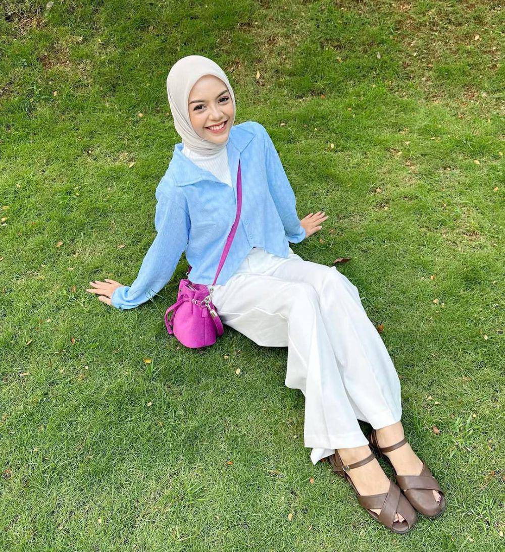 OOTD ala Febiola Nabila (instagram.com/febiolanabilaa)