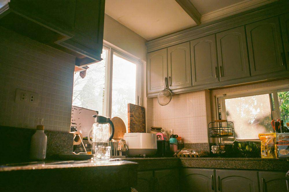 ilustrasi dapur berantakan (unsplash.com/JC Gellidon)