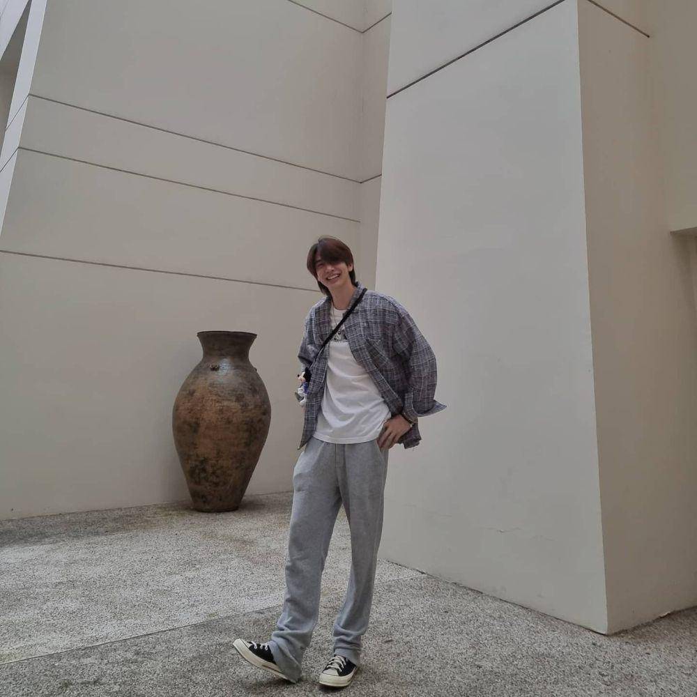 outfit ke kampus ala Maxky Ratchata (instagram.com/maxky_rp)