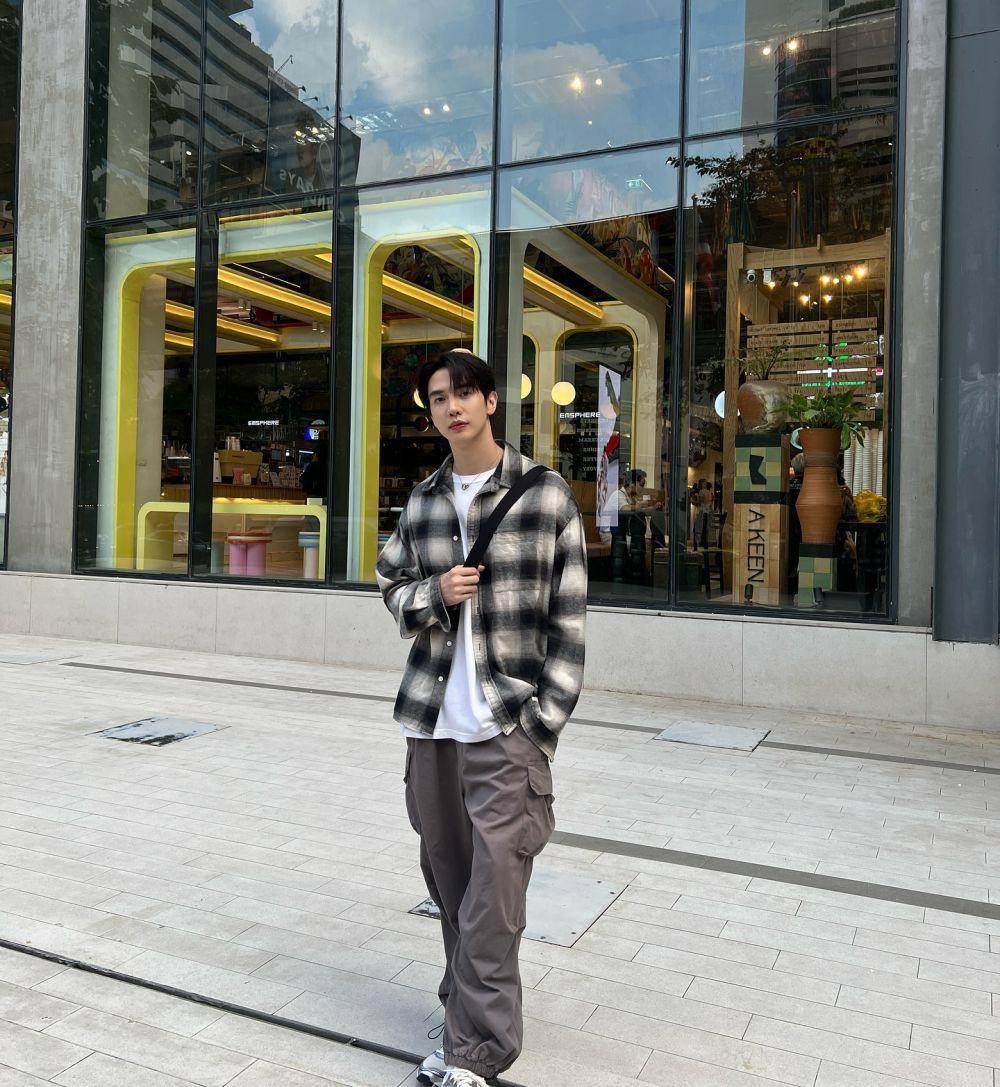 outfit ke kampus ala Maxky Ratchata (instagram.com/maxky_rp)