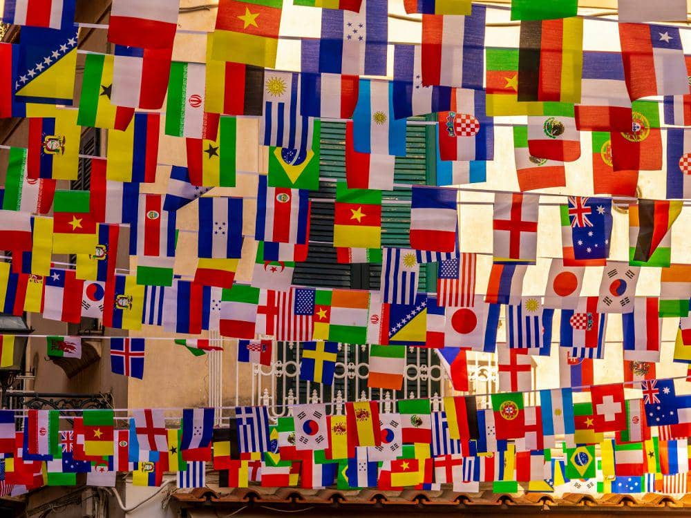 ilustrasi bendera (unsplash.com/Nick Fewings)