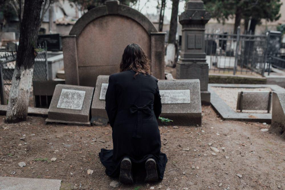 Bolehkah Perempuan Haid Ziarah Kubur dan Membaca Yasin?