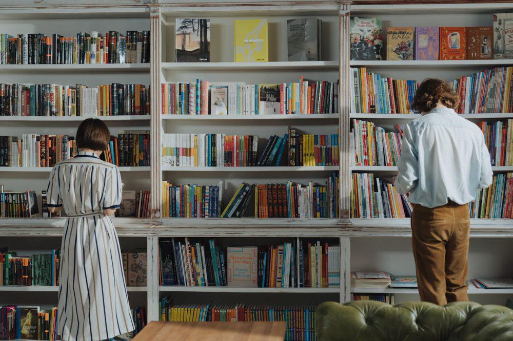 5 Rahasia Jatuh Cinta pada Buku, Bikin Kamu Kecanduan!