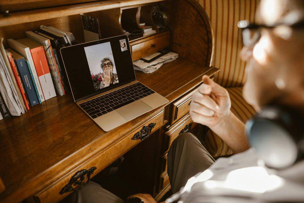ilustrasi pasangan LDR (pexels.com/RDNE Stock project)