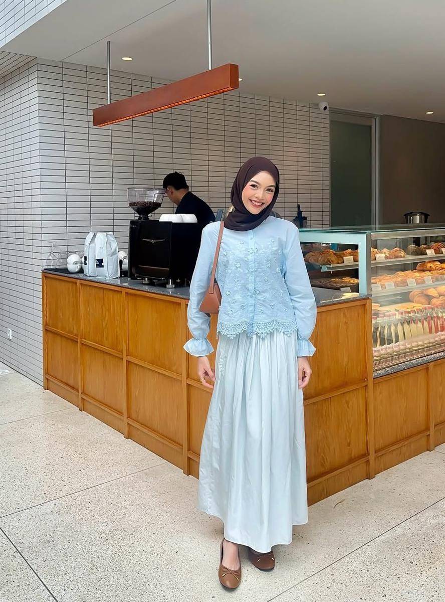 OOTD ala Febiola Nabila (instagram.com/febiolanabilaa)