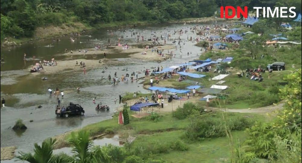 Tradisi mandi limau di Tapteng (dok.IDN Times)