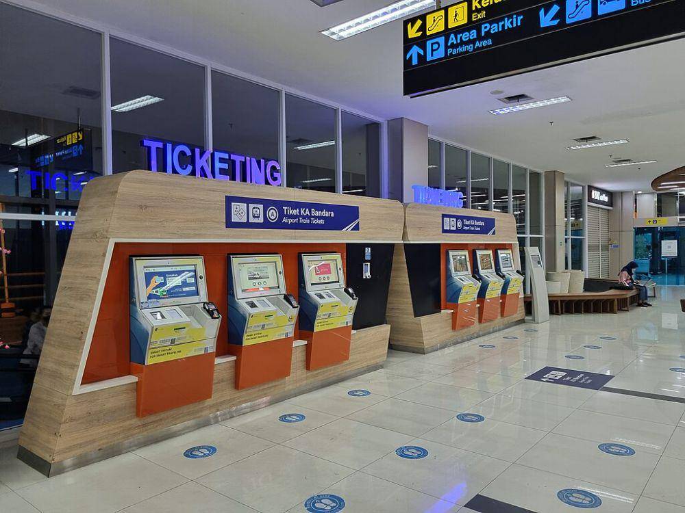 potret Vending Machine tiket KA Bandara (commons.wikimedia.org/Irvan_Cahyo_N)