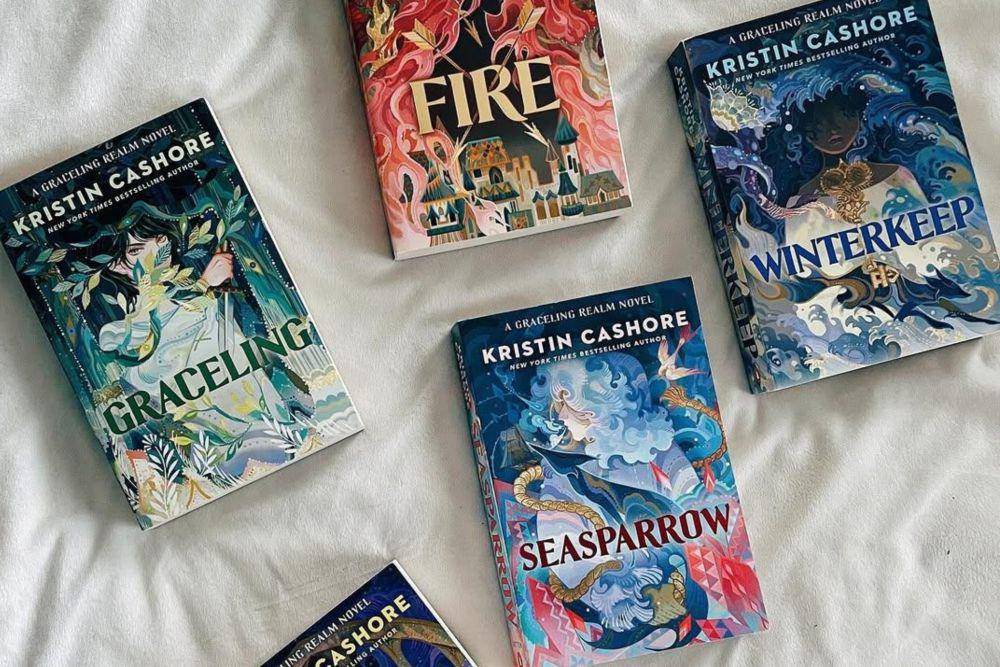 Serial Graceling Realm (instagram.com/jrayereads)