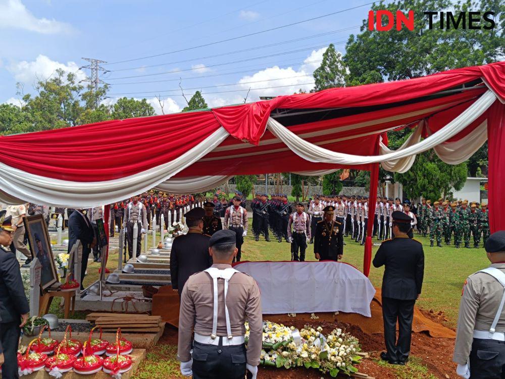 Jenazah Komjen Purn Syafruddin Telah Dimakamkan di TMP Kalibata
