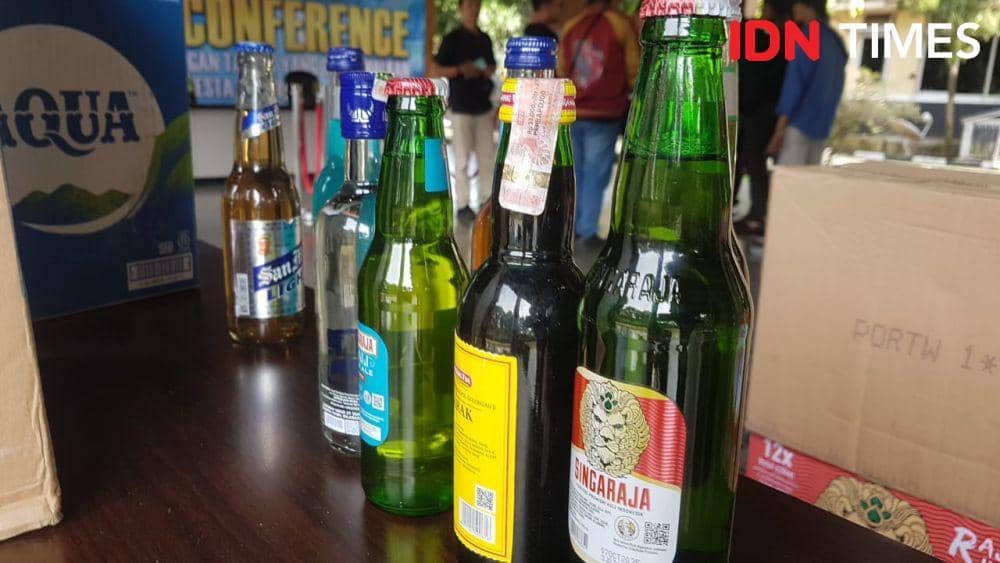 Miras salah satu yang menjadi perhatian dan target operasi memasuki puasa ramadhan, Jumat (21/2/2025).(IDN Times/Cokie Sutrisno)