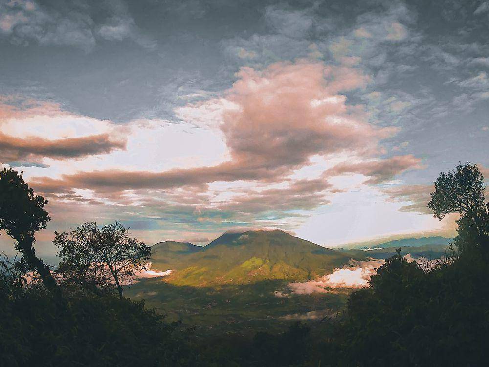 ilustrasi gunung tandikat (commons.wikimedia.org/BahrulIlmi32)
