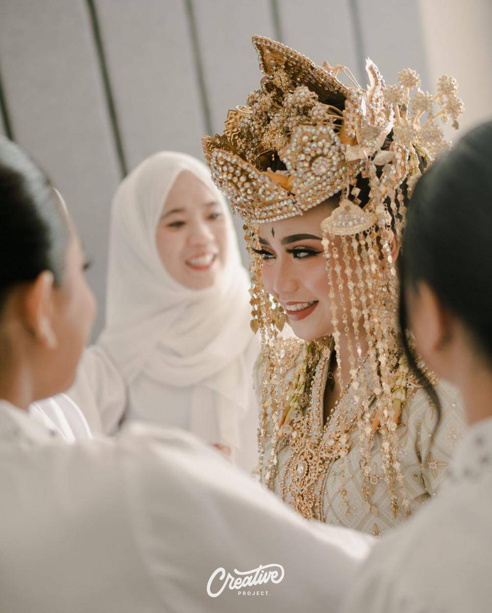 bridesmaid Aulia D'Academy (Instagram.com/creative_projectt)