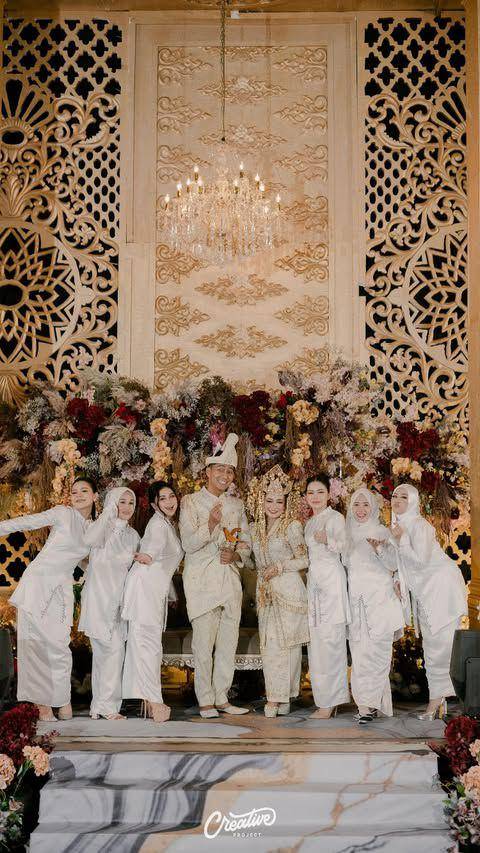 bridesmaid Aulia D'Academy (Instagram.com/creative_projectt)