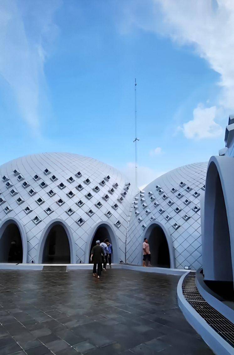 Masjid Kubah Timah di Pangkallpinang (instagramo.com/@dato.wisata)