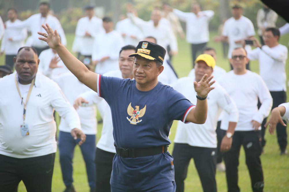 Hari Kedua Retreat di Akmil Kepala Daerah Senam Pagi Bareng Mendagri