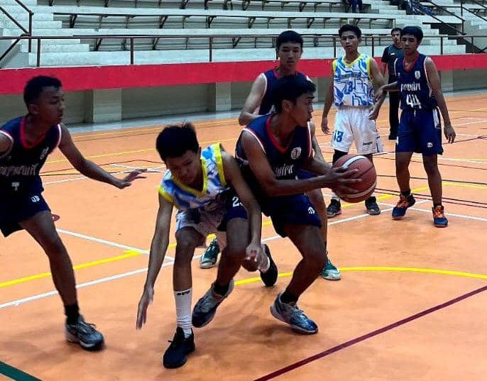Para atlet basket yang bertanding di Pekan Olahraga Pelajar Daerah (Popda) tingkat SMA se-Kabupaten Klaten yang dilangsungkan di GOR Gelarsena, Klaten yang diselenggarakan mulai Jumat (21/2/2025) hingga Minggu (23/2/2025). (Dok Perbasi Klaten)