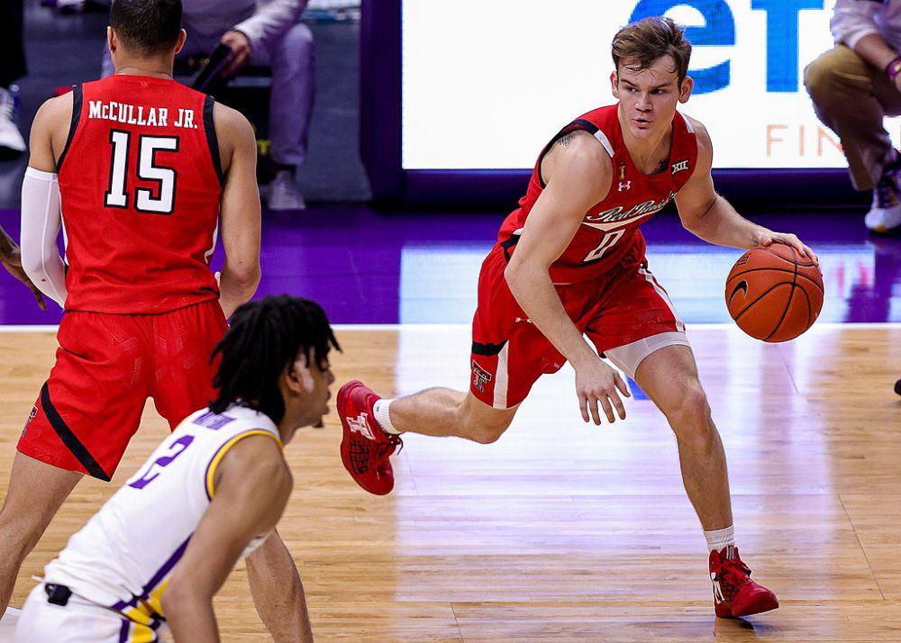 3 Trofi Slam Dunk Contest Beruntun Mac McClung