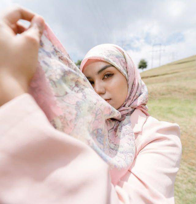 ilustrasi seorang wanita muslim (pexels.com/Aaronnicc)