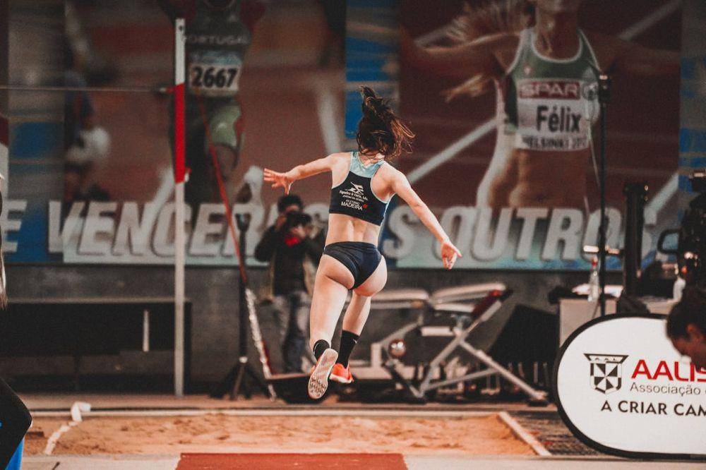 ilustrasi lompat jauh (pexels.com/RUN4)