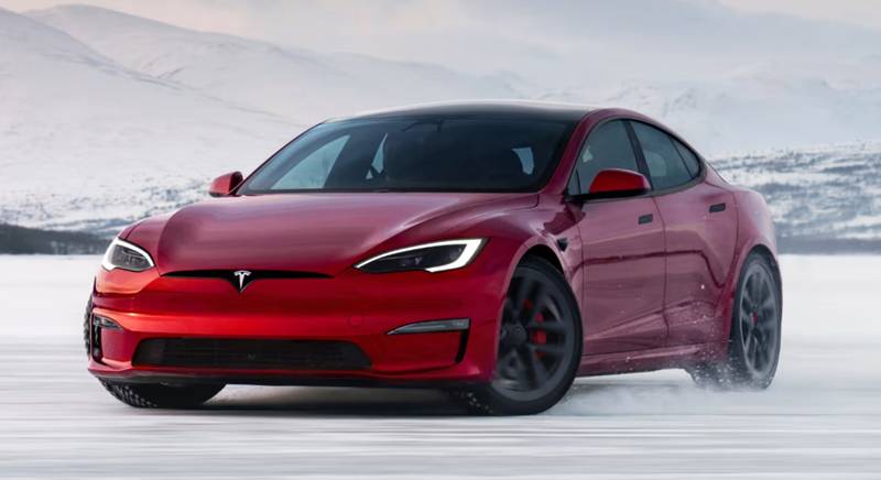 Tesla Model S (dok. Tesla)