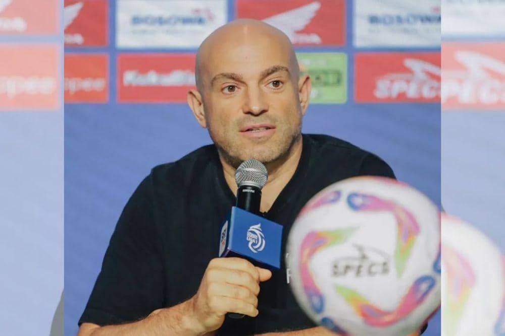 Pelatih kepala PSM Makassar, Bernardo Tavares, dalam jumpa pers pra-pertandingan pekan ke-24 BRI Liga 1 2024/2025 pada Sabtu 22 Februari 2025. (Instagram.com/psm_makassar)