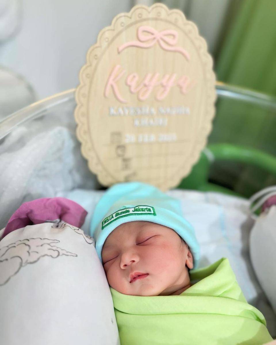 potret perdana anak Kiky Saputri (Instagram.com/kikysaputrii)