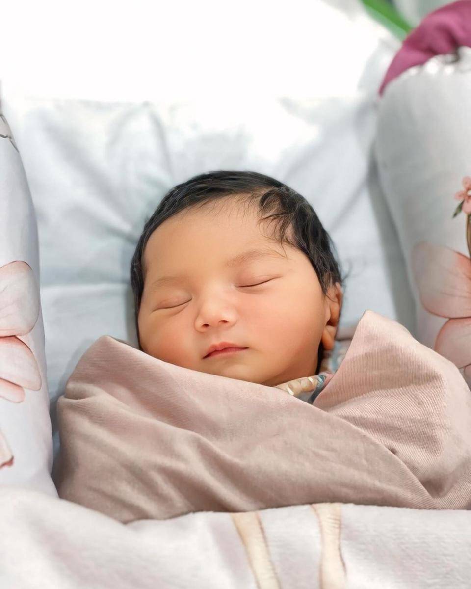 potret perdana anak Kiky Saputri (Instagram.com/kikysaputrii)