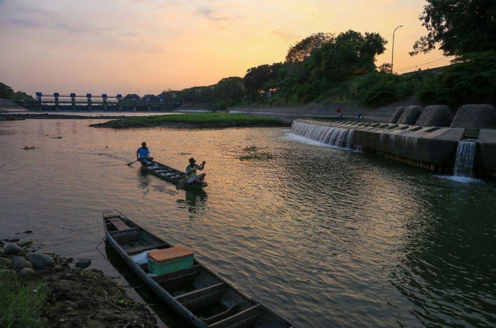 Ilustrasi Sungai Brantas (shutterstock.com/@Imam_Uyomo01)