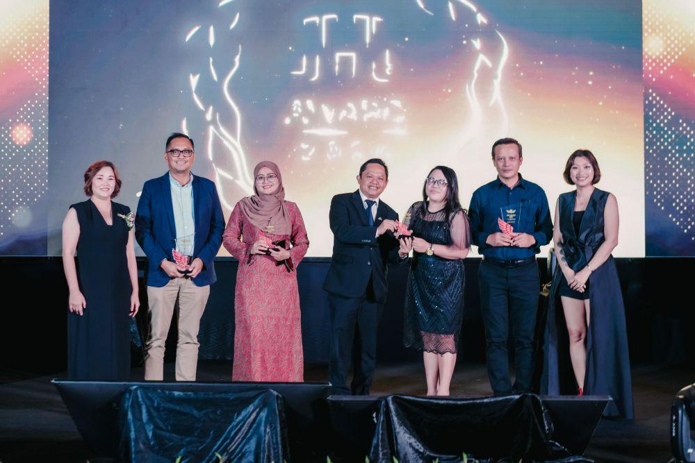 Mengapresiasi Unit Bisnisnya, JHL Award Sukses Digelar