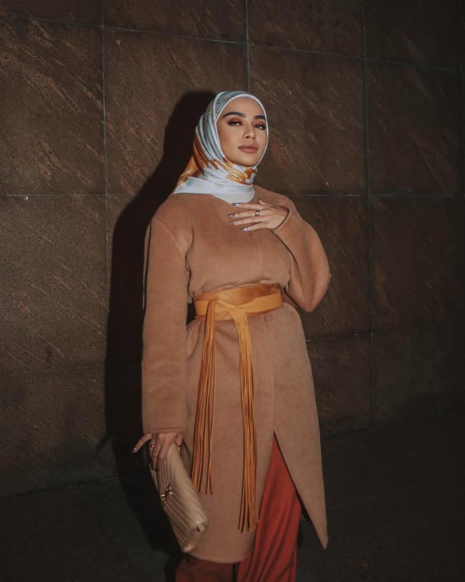 potret ide OOTD tabrak warna dan motif ala Kilafairy (instagram.com/kilafairyofficial)