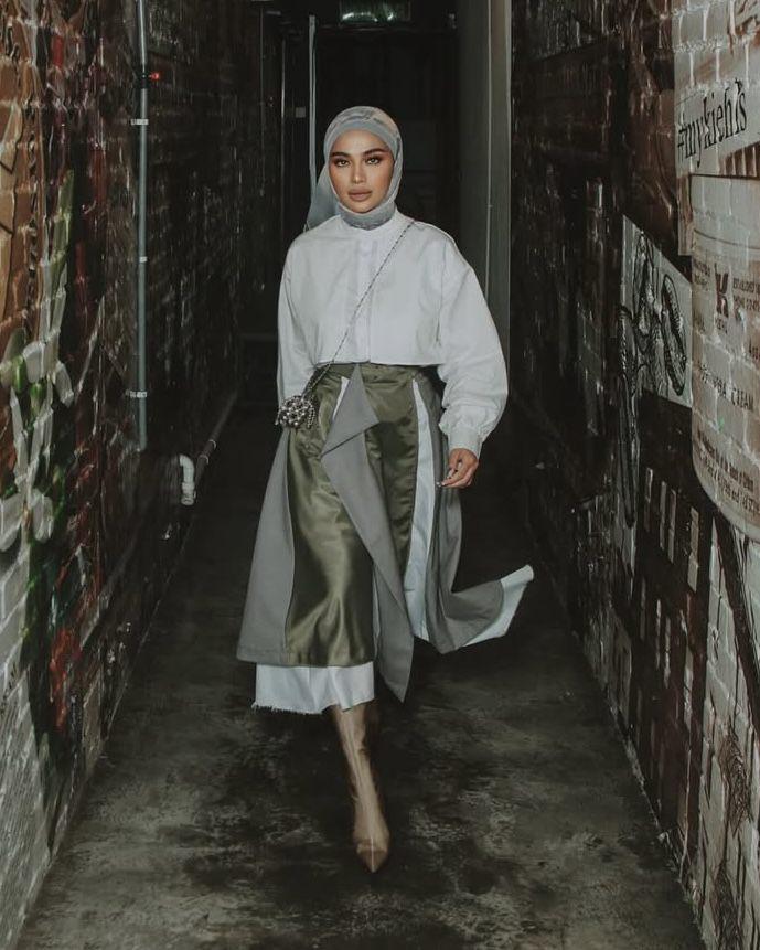 potret ide OOTD tabrak warna dan motif ala Kilafairy (instagram.com/kilafairyofficial)