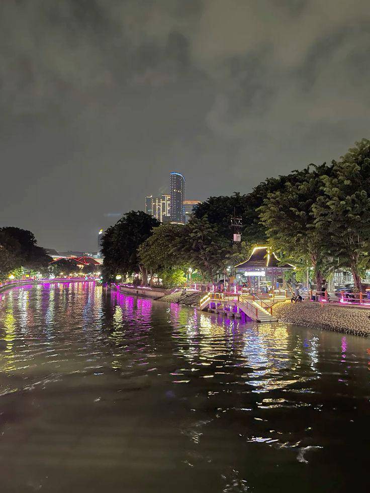 Ilustrasi Sungai Kalimas di Surabaya (pinterest.com/@chilldude)