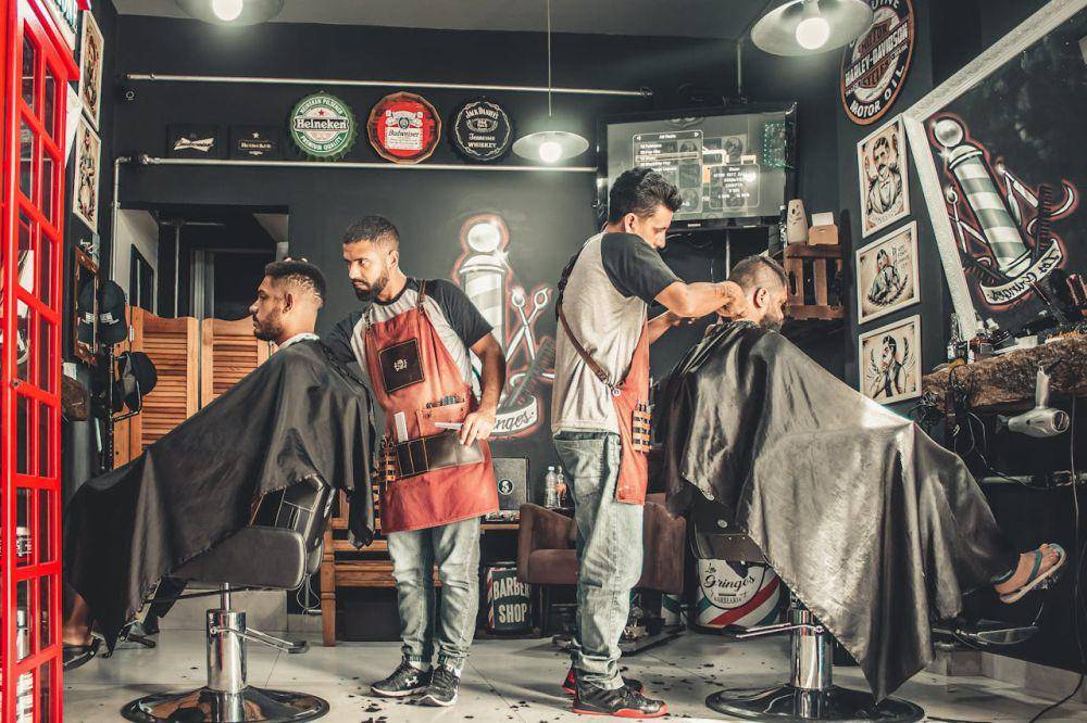 ilustrasi usaha jasa pangkas rambut (pexels.com/Thgusstavo Santana)