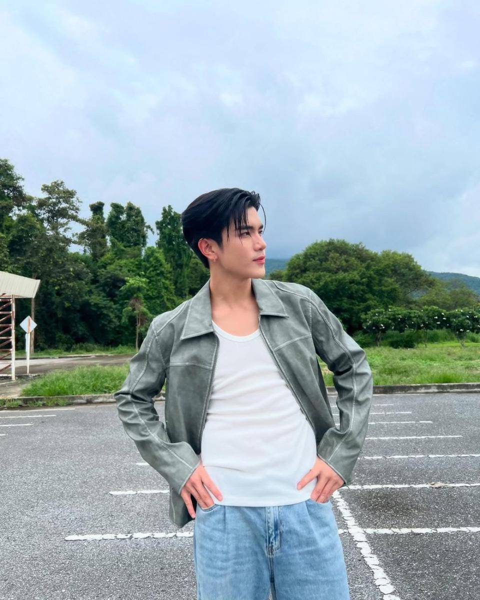 Fourth Nattawat (instagram.com/fourth.ig)