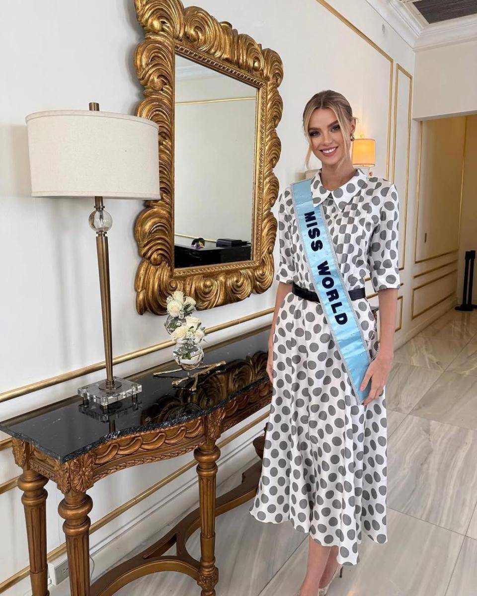 Potret Kunjungan Miss World 2024 Krstyna Pyszkova ke El Salvador (Instagram.com/krystyna_pyszko)