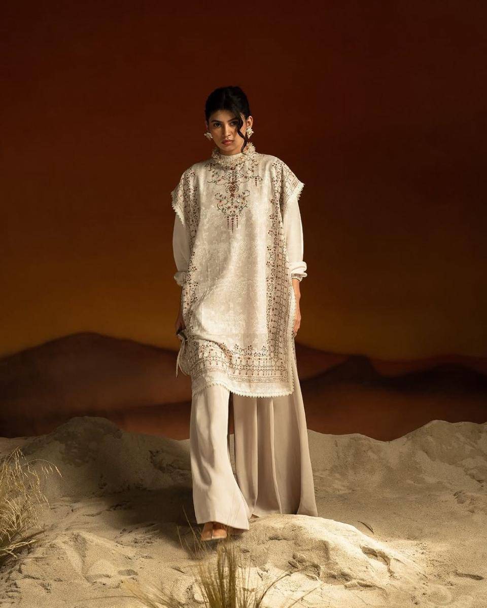 Padu Padan Outfit Lebaran Pakai Celana (instagram.com/alezalabel)