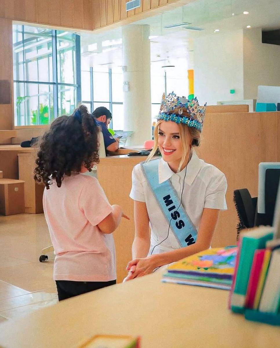 Potret Kunjungan Miss World 2024 Krstyna Pyszkova ke El Salvador (Instagram.com/krystyna_pyszko)