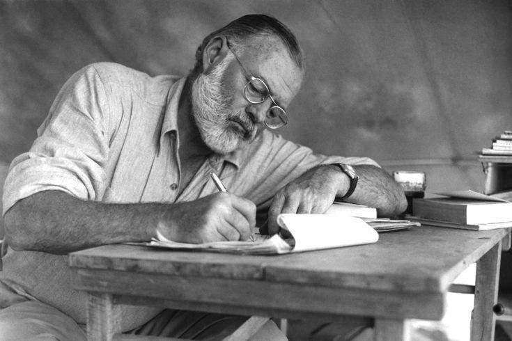5 Rekomendasi Karya Ernest Hemingway yang Sangat Populer