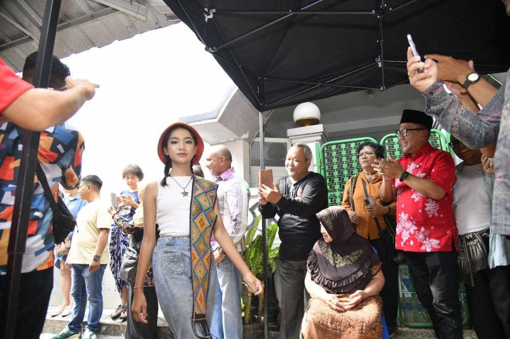 Peragaan busana di Kampung Bustaman, Kota Semarang saat jelang Ramadan. (Dok. Pemkot Semarang)