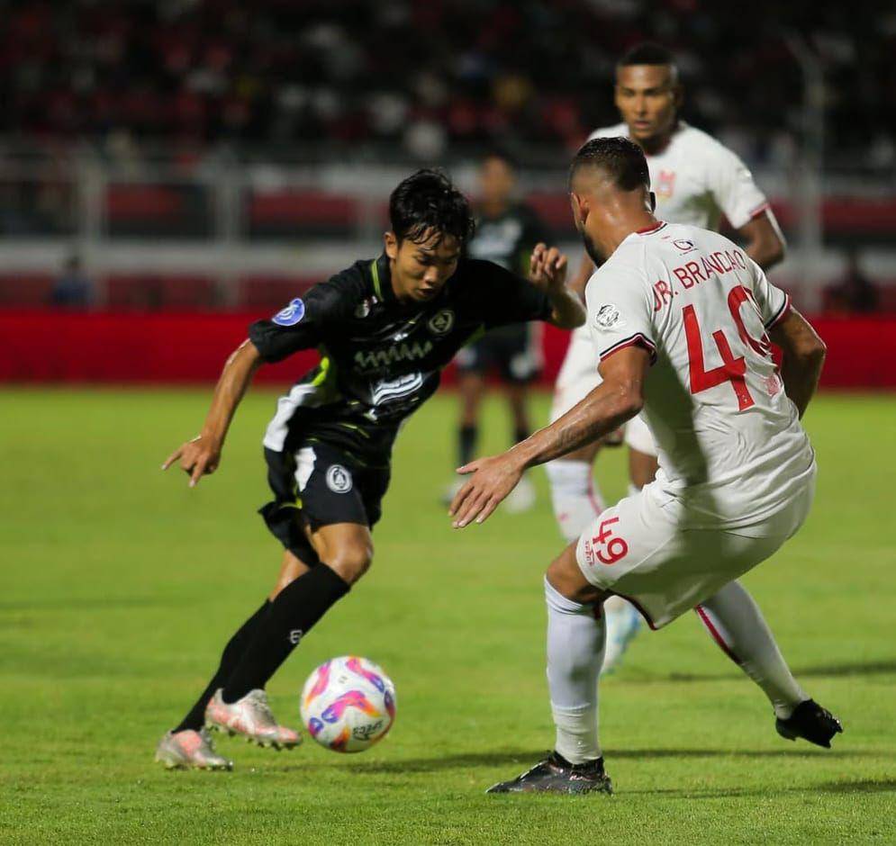 PSS Sleman kalah 0-1 melawan Malut United di pertandingan yang berlangsung di Stadion Gelora Kie Raha Ternate, Minggu (22/2/2025) malam. (Instagram/pssleman)