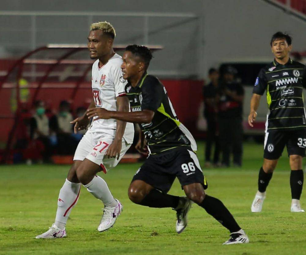 PSS Sleman kalah 0-1 melawan Malut United di pertandingan yang berlangsung di Stadion Gelora Kie Raha Ternate, Minggu (22/2/2025) malam. (Instagram/pssleman)