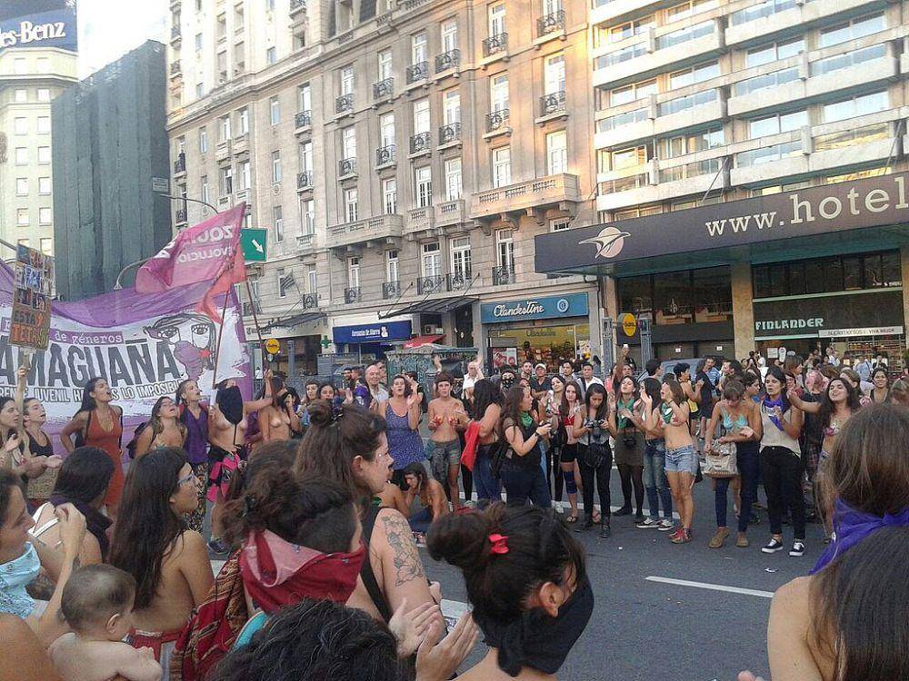 aksi demo feminisne modern (commons.wikimedia.org/Vlasta x)