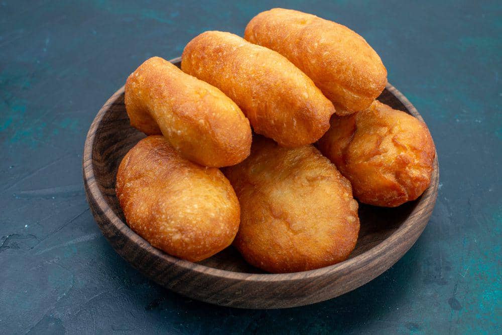 ilustrasi odading tape singkong (freepik.com/ KamranAydinov)