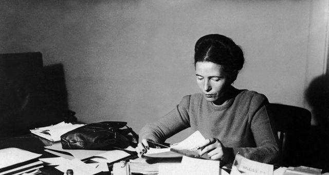 Simone de Beauvoir penggerak gerakan gelombang feminis kedua (commons.wikimedia.org/Jeff G.)