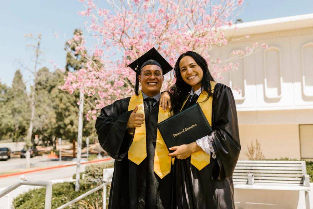 ilustrasi fresh graduate (pexels.com/RDNE Stock project)