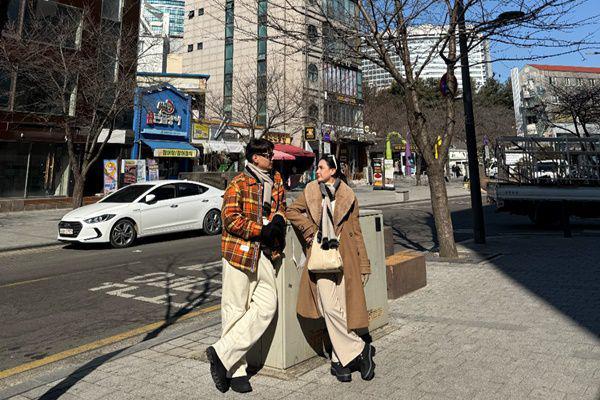 7 Potret Yasmine Ow dan Suami Bulan Madu ke Korea, Bak Prangko
